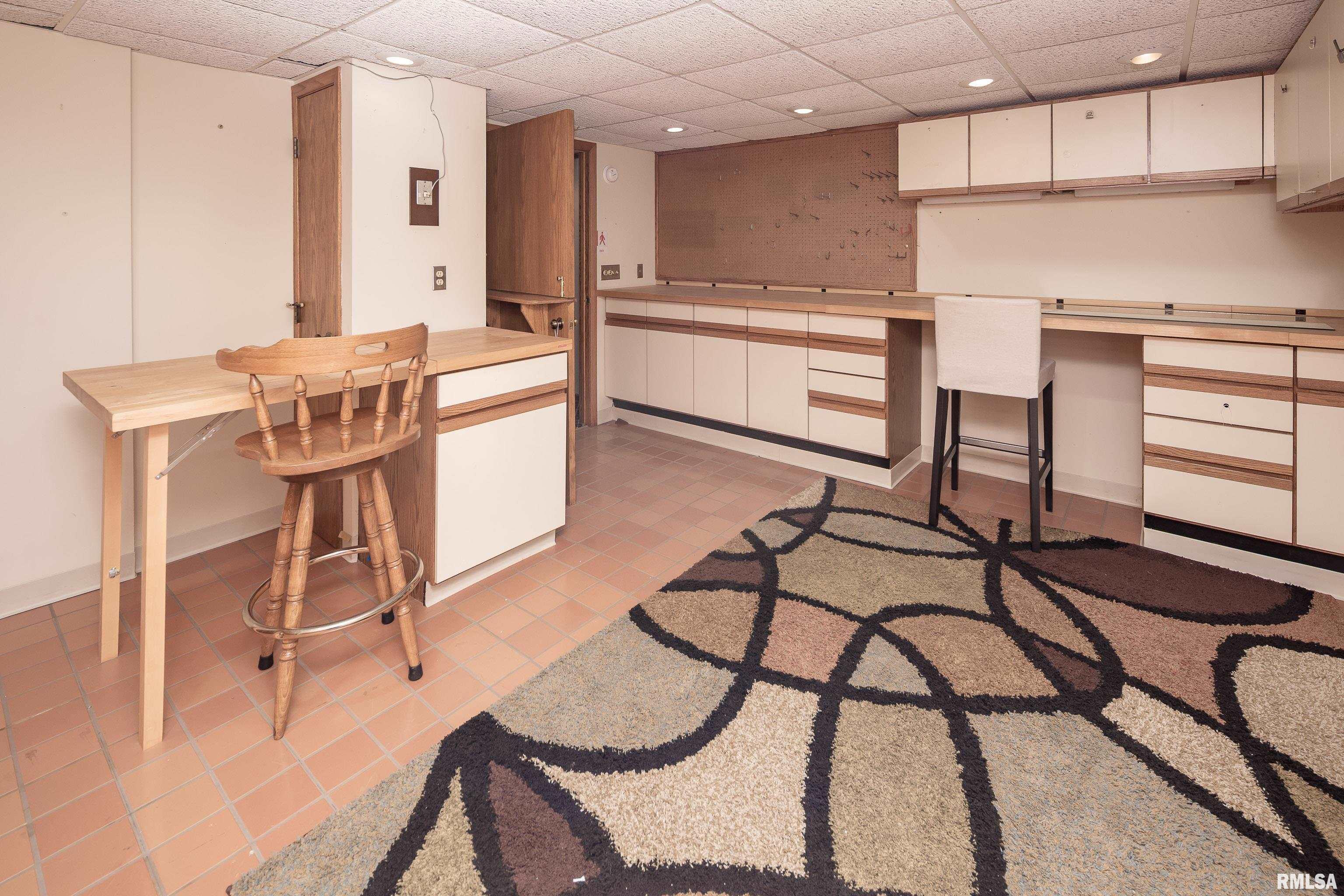 2030 Winding Hill Road Davenport, IA 52807 - Photo 33 of 41