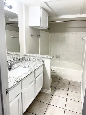$1,450 | 12200 Overbrook Lane, Unit 31A, Houston, TX 77077