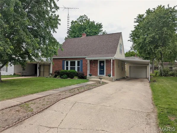 $185,000 | 615 East Oak Street, Greenville, IL 62246