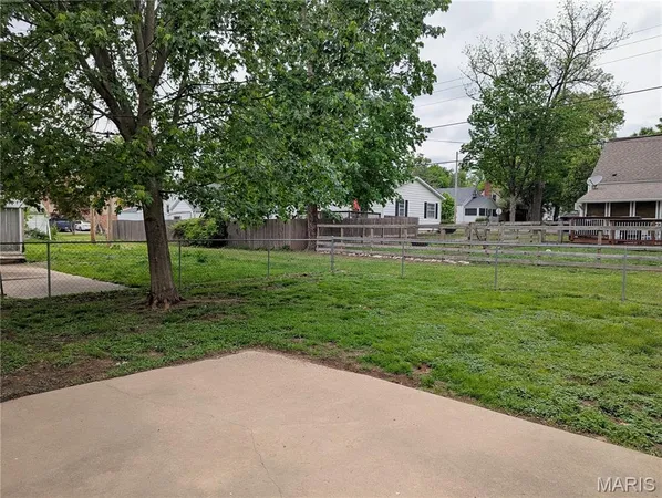 $185,000 | 615 East Oak Street, Greenville, IL 62246
