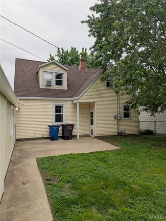 $185,000 | 615 East Oak Street, Greenville, IL 62246