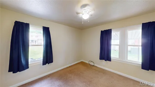 $185,000 | 615 East Oak Street, Greenville, IL 62246