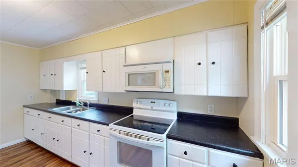 $185,000 | 615 East Oak Street, Greenville, IL 62246