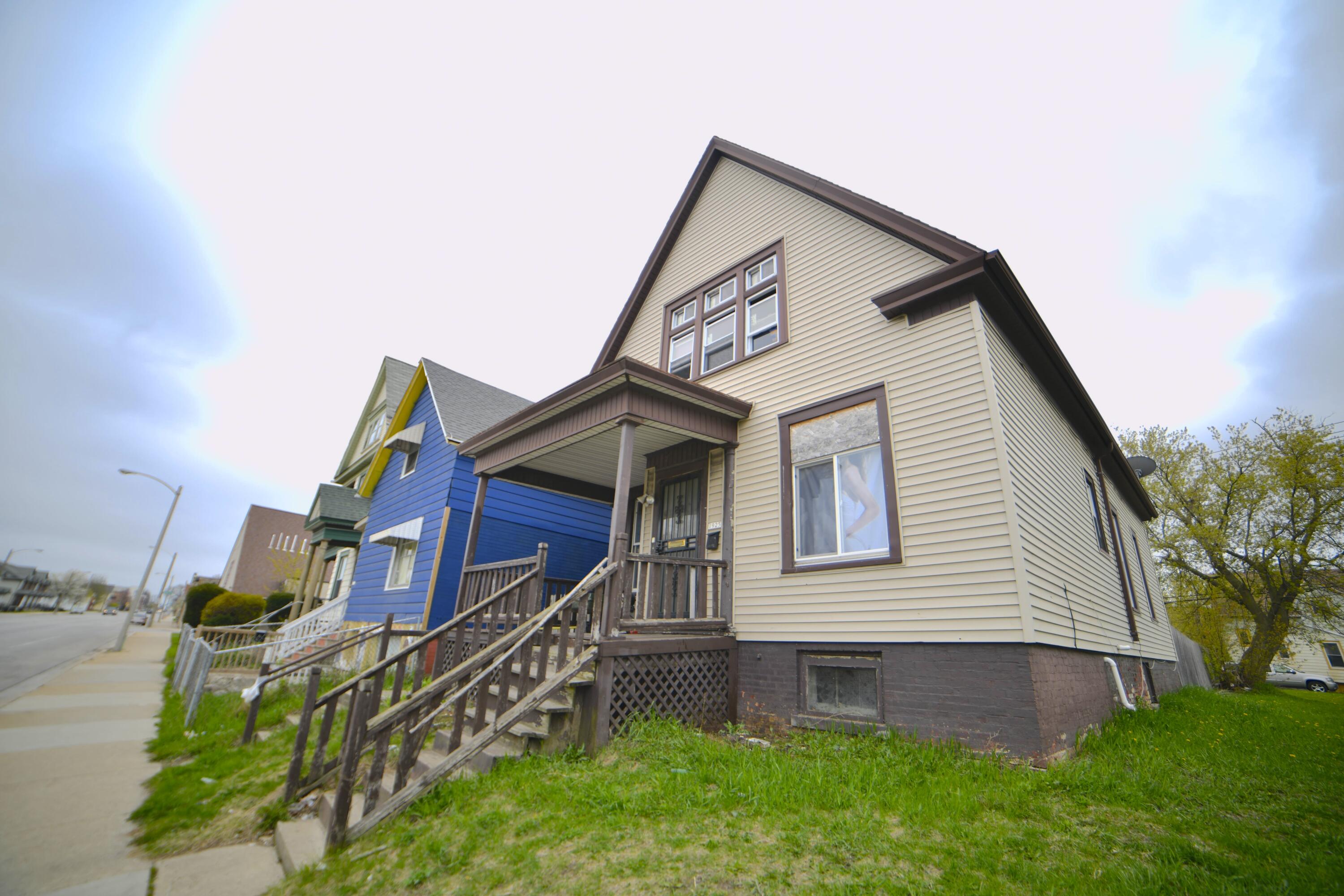 1925 West Center Street Milwaukee, WI 53206 - Photo 1 of 15 Welcome to Center St