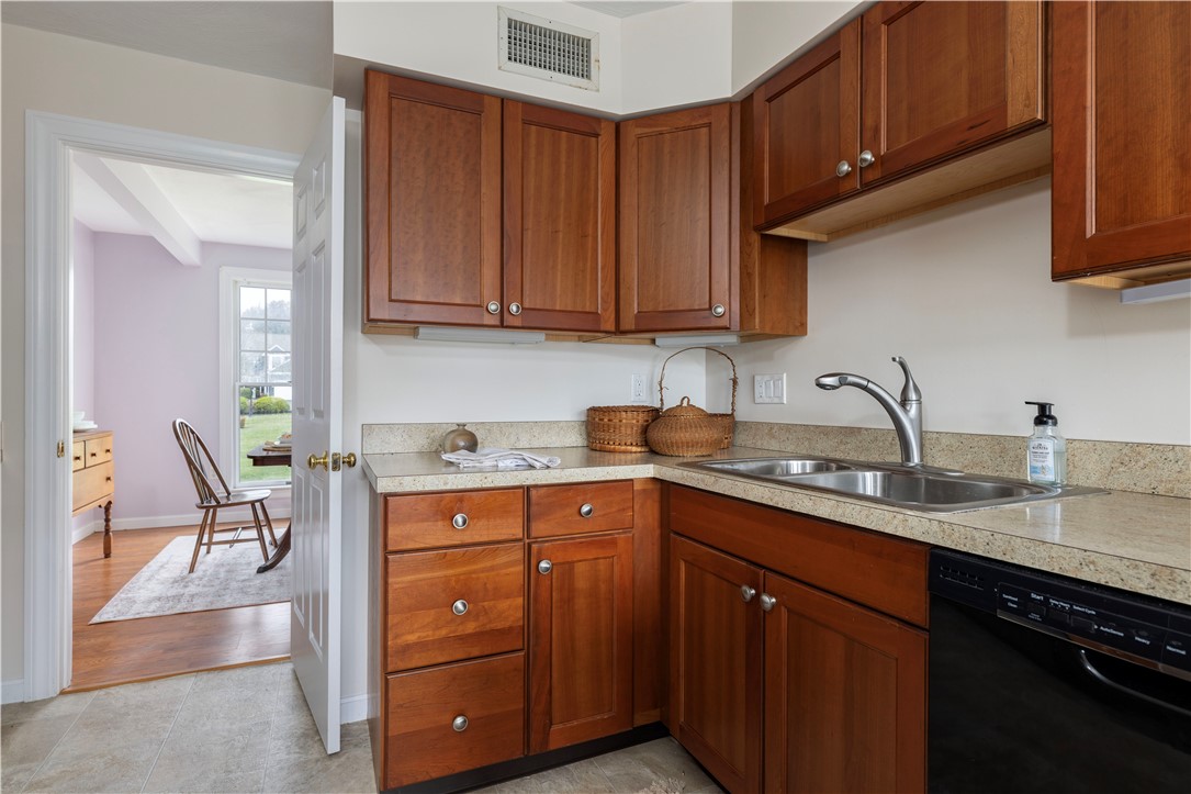 3 Fox Drive Narragansett, RI 02882 - Photo 18 of 45