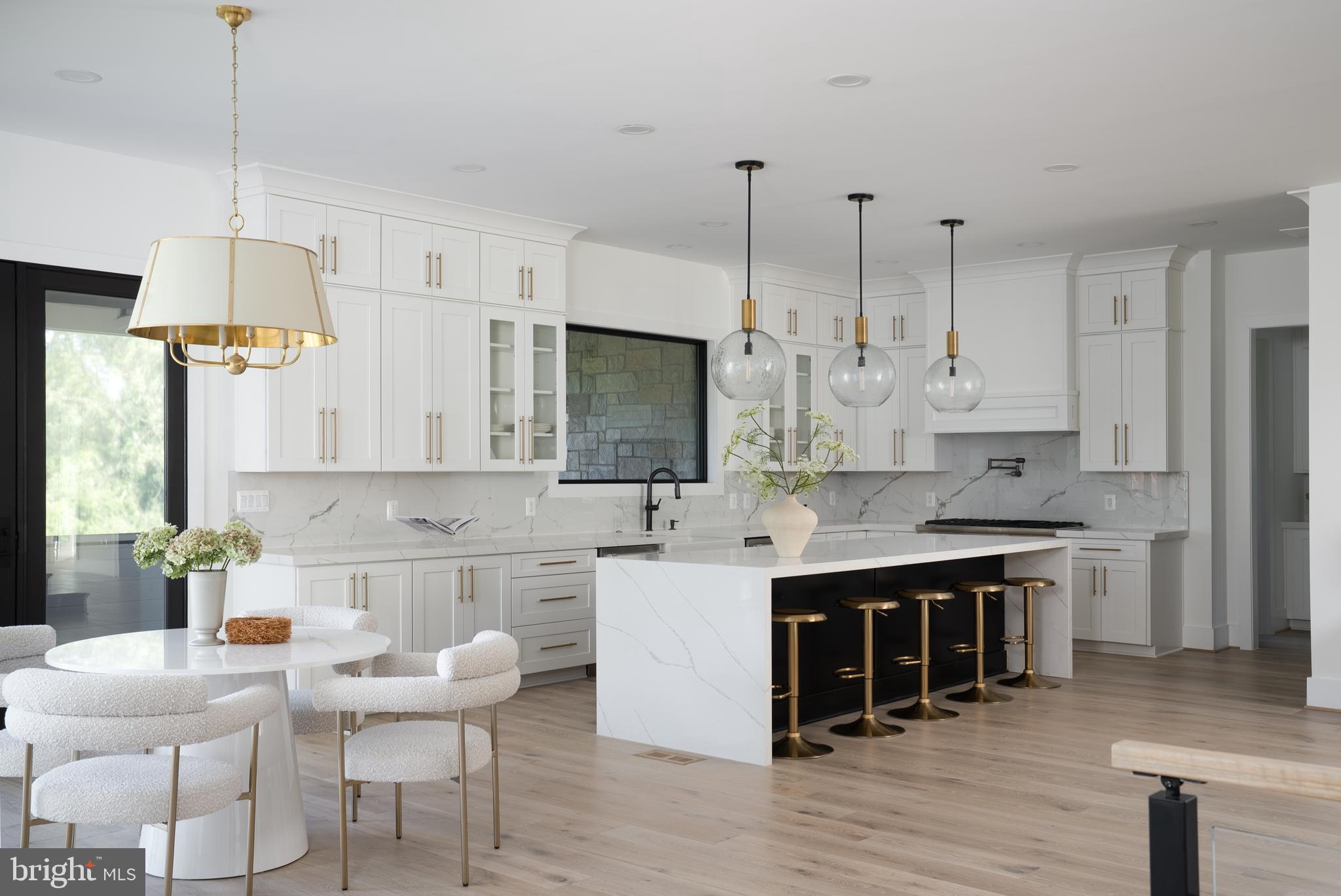 935 Dead Run Drive McLean, VA 22101 - Photo 4 of 47