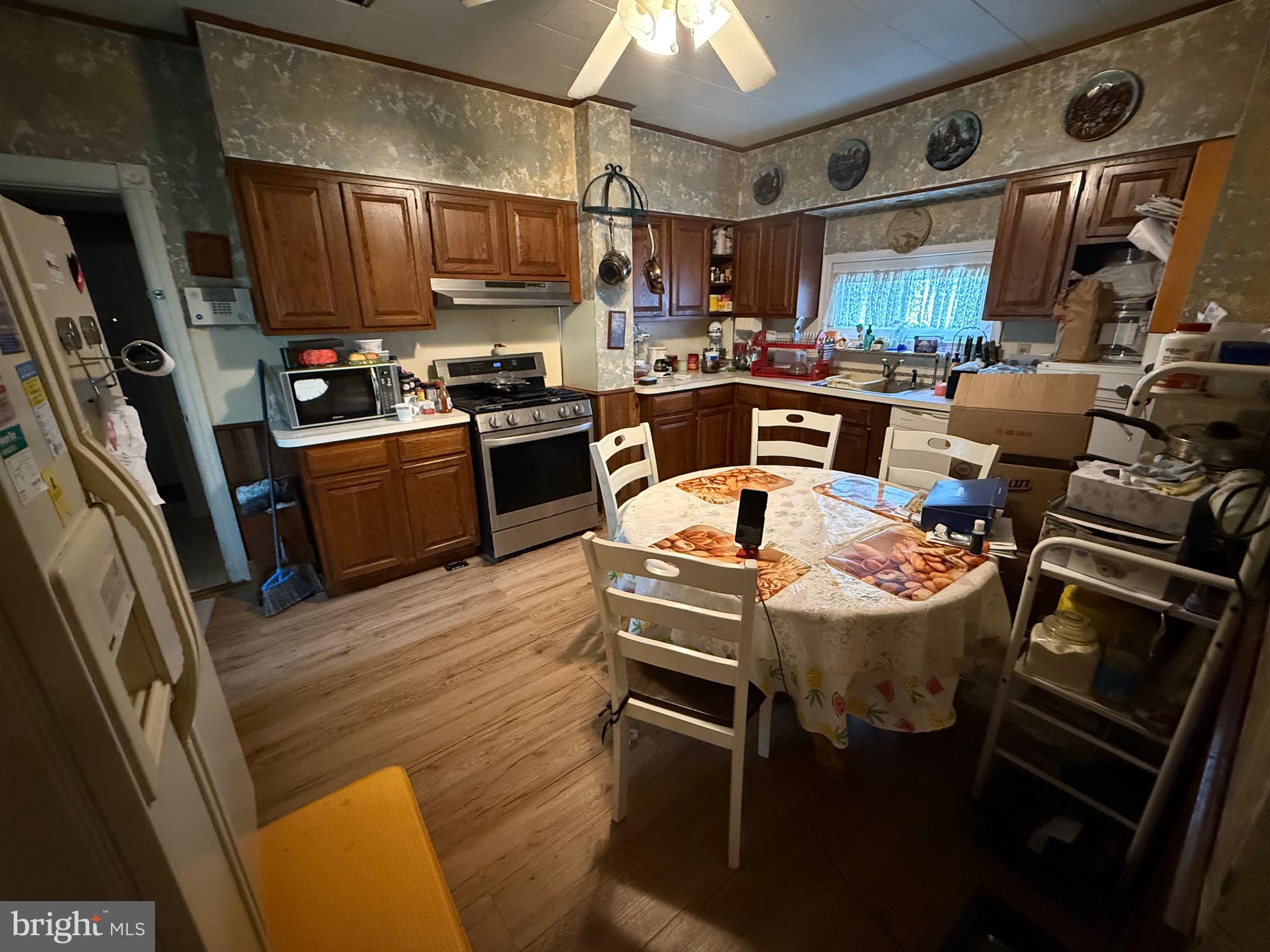 330 Fairview Road Crum Lynne, PA 19022 - Photo 11 of 30