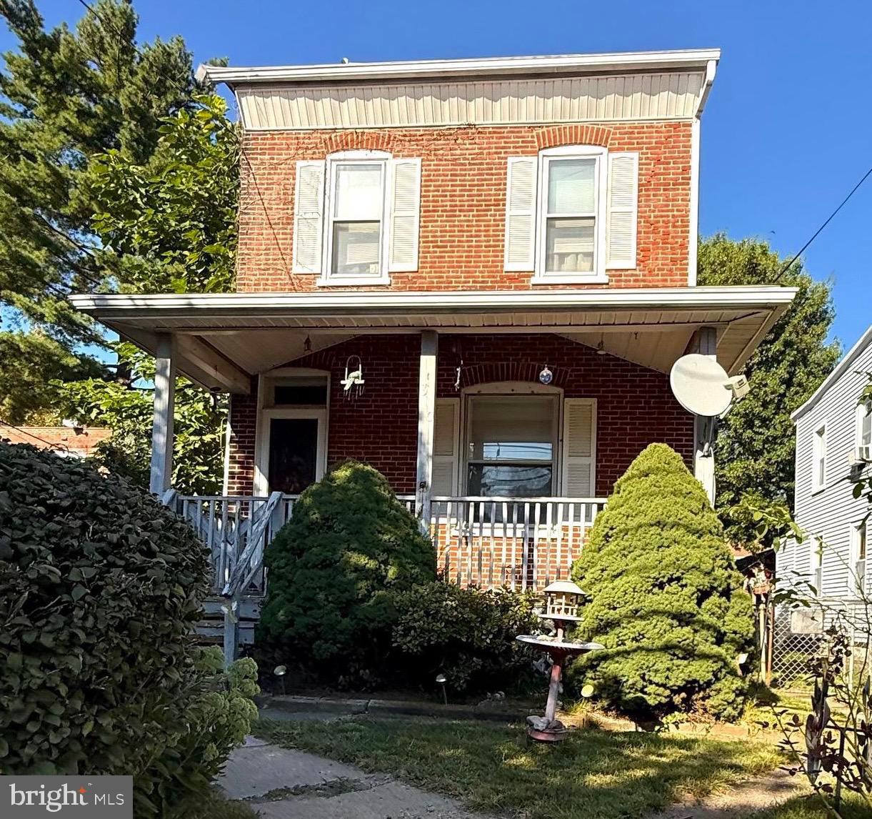 330 Fairview Road Crum Lynne, PA 19022 - Photo 2 of 30