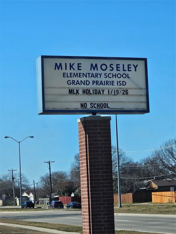 1805 Mobile Road Grand Prairie, TX 75052 - Photo 4 of 5