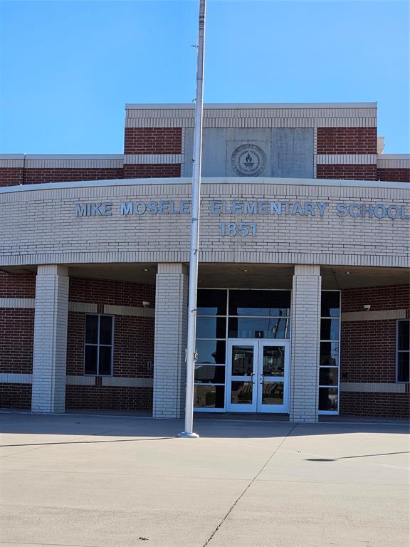 1805 Mobile Road Grand Prairie, TX 75052 - Photo 5 of 5