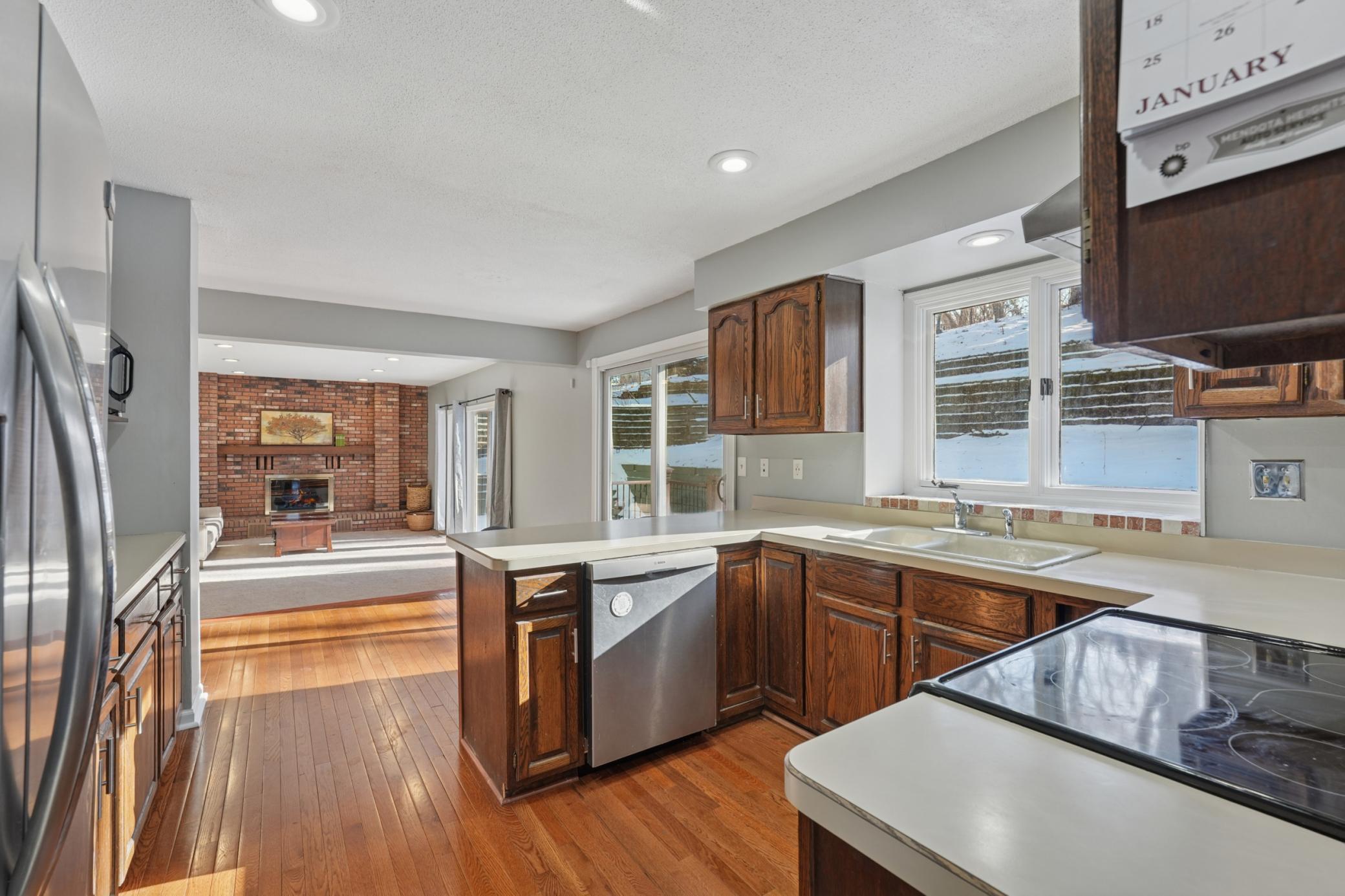 1276 Dunberry Lane Eagan, MN 55123 - Photo 7 of 28