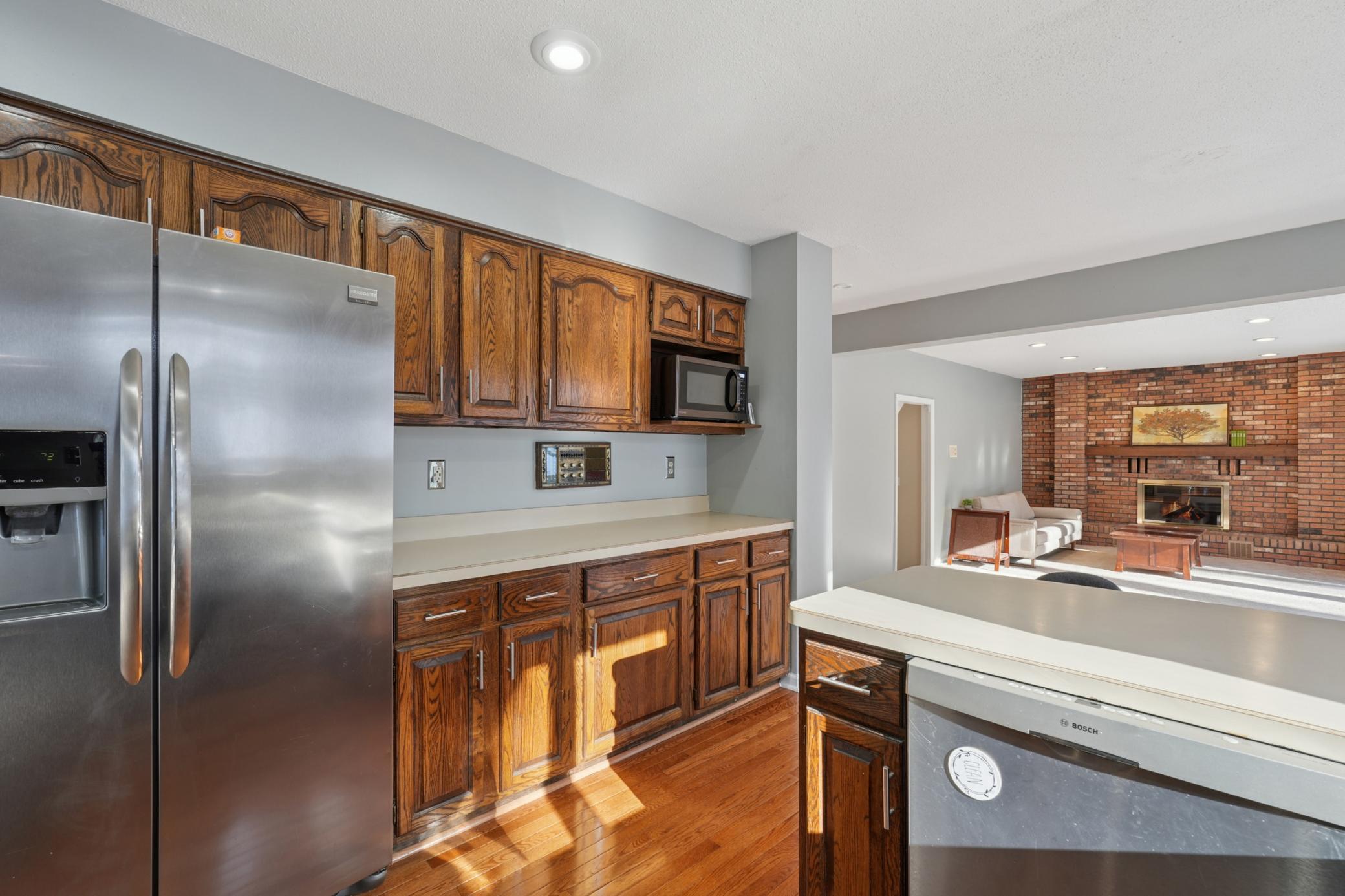 1276 Dunberry Lane Eagan, MN 55123 - Photo 8 of 28