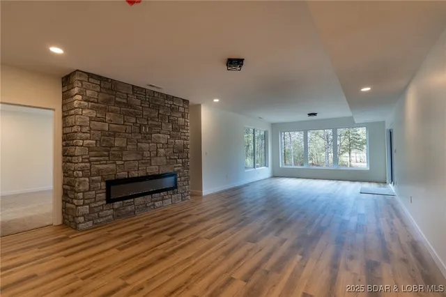 $1,325,000 | 106 West Cross Fox Trail, Camdenton, MO 65020