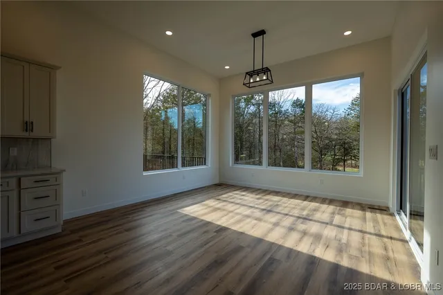 $1,325,000 | 106 West Cross Fox Trail, Camdenton, MO 65020