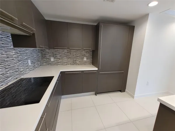 $2,800 | 7661 Northwest 107th Avenue, Unit 710, Doral, FL 33178