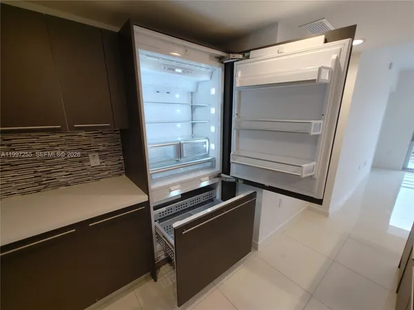 $2,800 | 7661 Northwest 107th Avenue, Unit 710, Doral, FL 33178