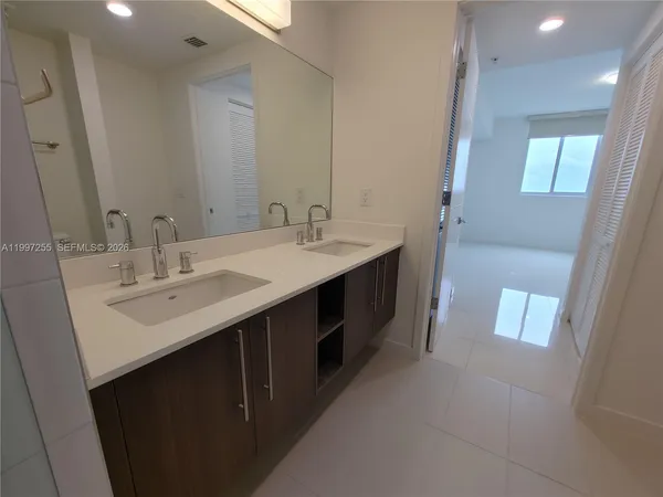 $2,800 | 7661 Northwest 107th Avenue, Unit 710, Doral, FL 33178
