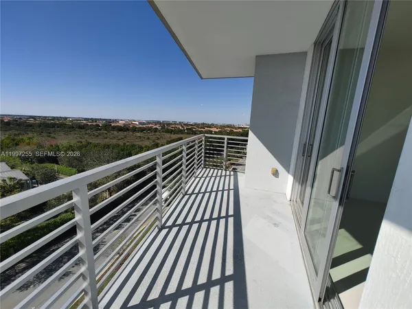 $2,800 | 7661 Northwest 107th Avenue, Unit 710, Doral, FL 33178