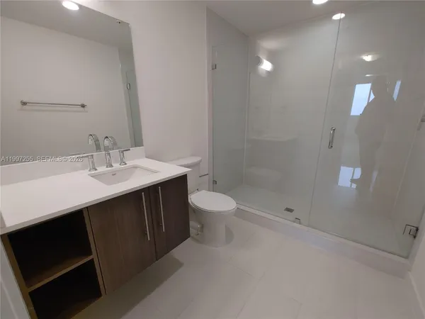 $2,800 | 7661 Northwest 107th Avenue, Unit 710, Doral, FL 33178