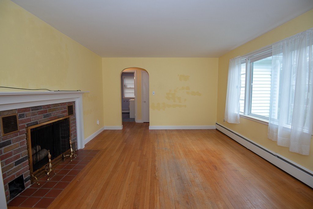 7 Bergstrom Road Worcester, MA 01606 - Photo 6 of 17 Gallery Image 6