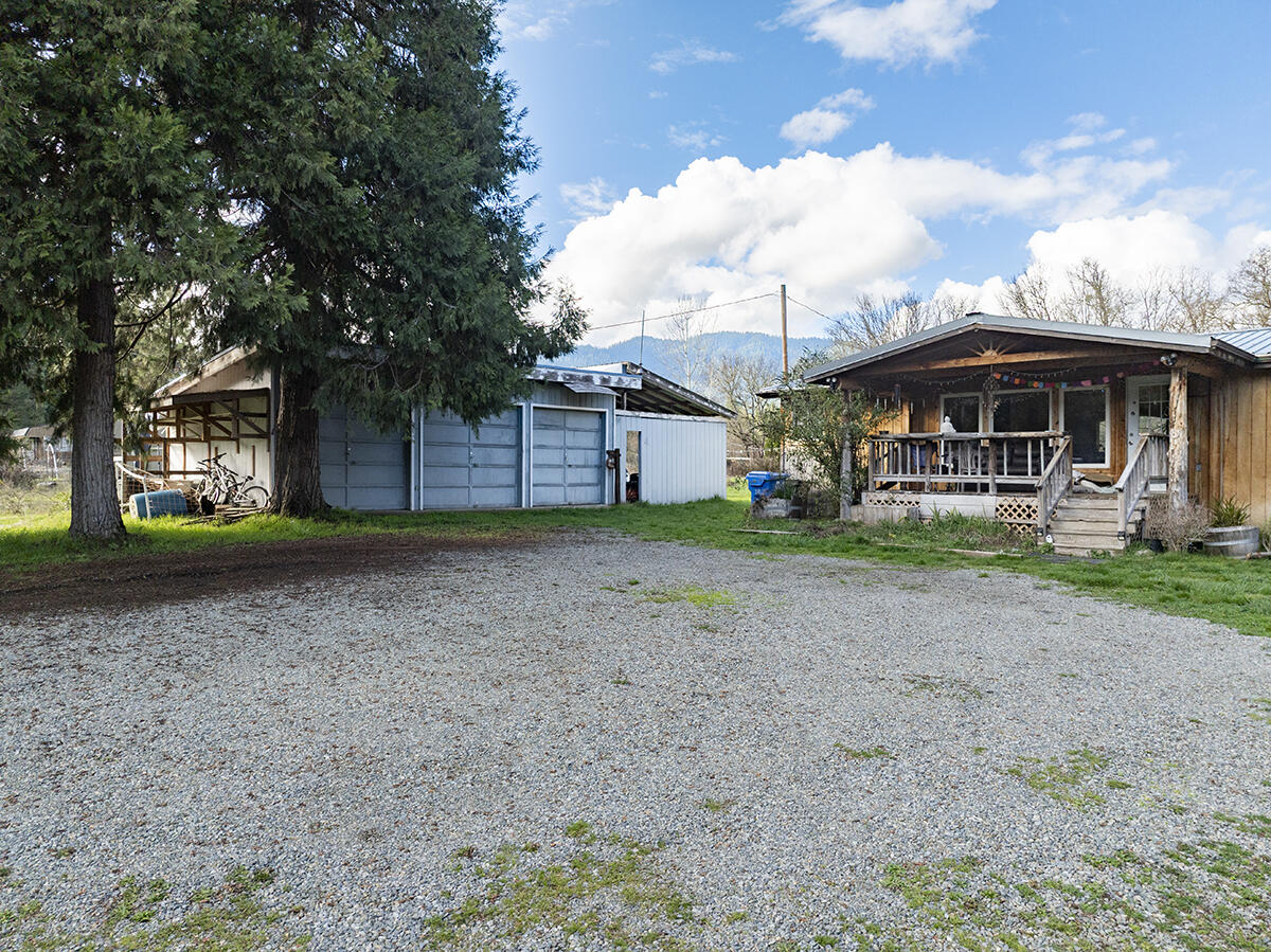 1392 Cedar Flat Road Williams, OR 97544 - Photo 38 of 56 37