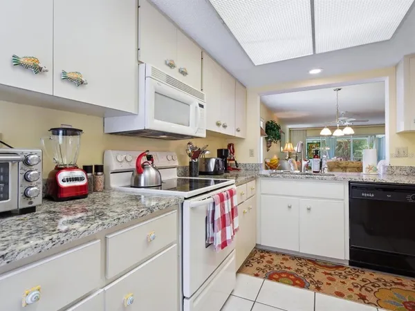 $3,400 | 4415 Longmeadow, Unit 44, Sarasota, FL 34235