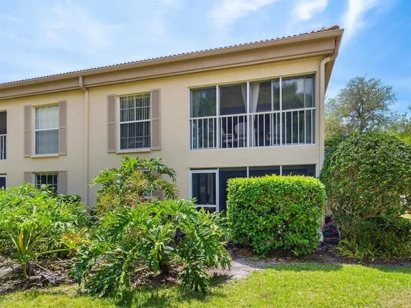 $3,400 | 4415 Longmeadow, Unit 44, Sarasota, FL 34235