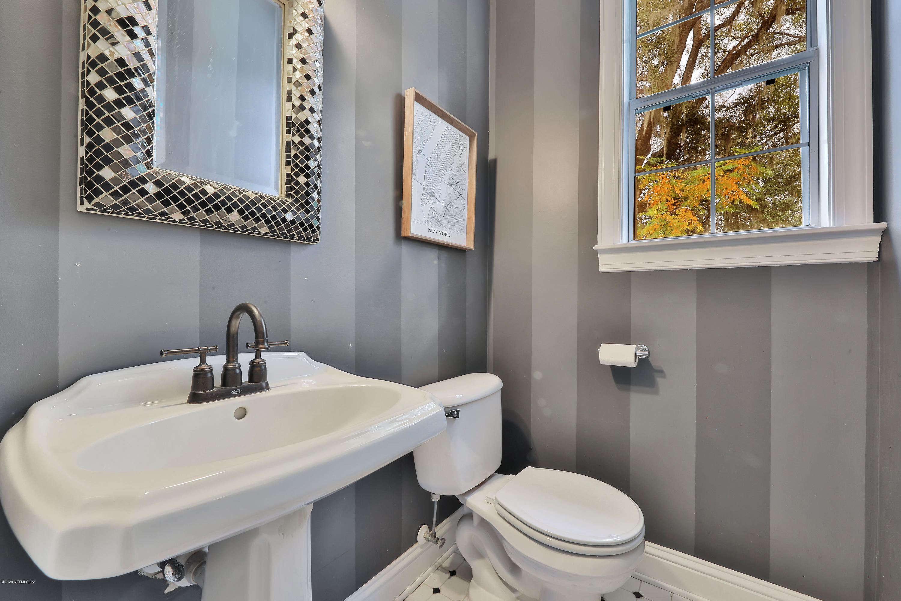 3895 Gadsden Road Jacksonville, FL 32207 - Photo 19 of 41 Half Bath off of Great Room