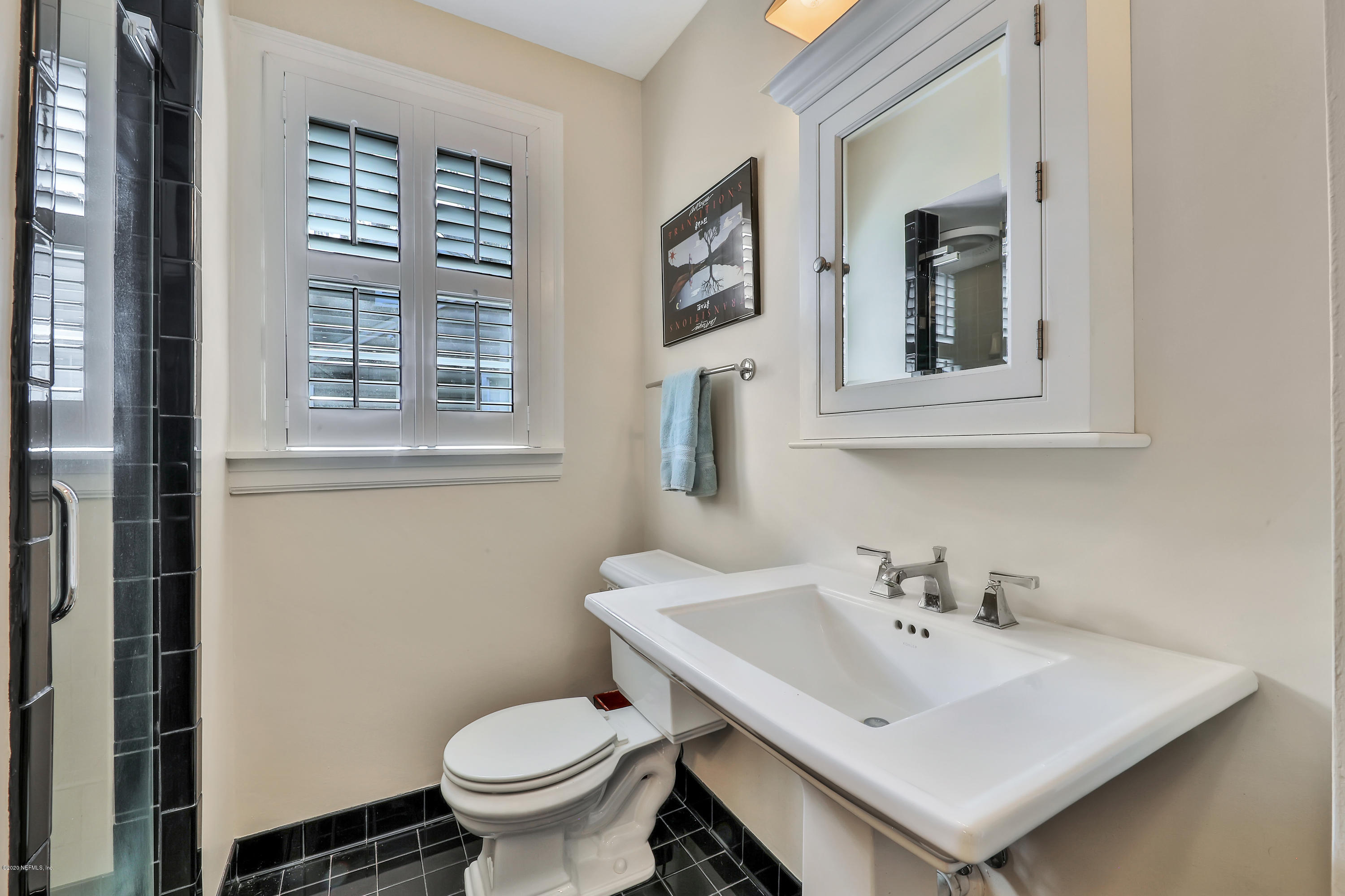 3895 Gadsden Road Jacksonville, FL 32207 - Photo 23 of 41 Guest Bath