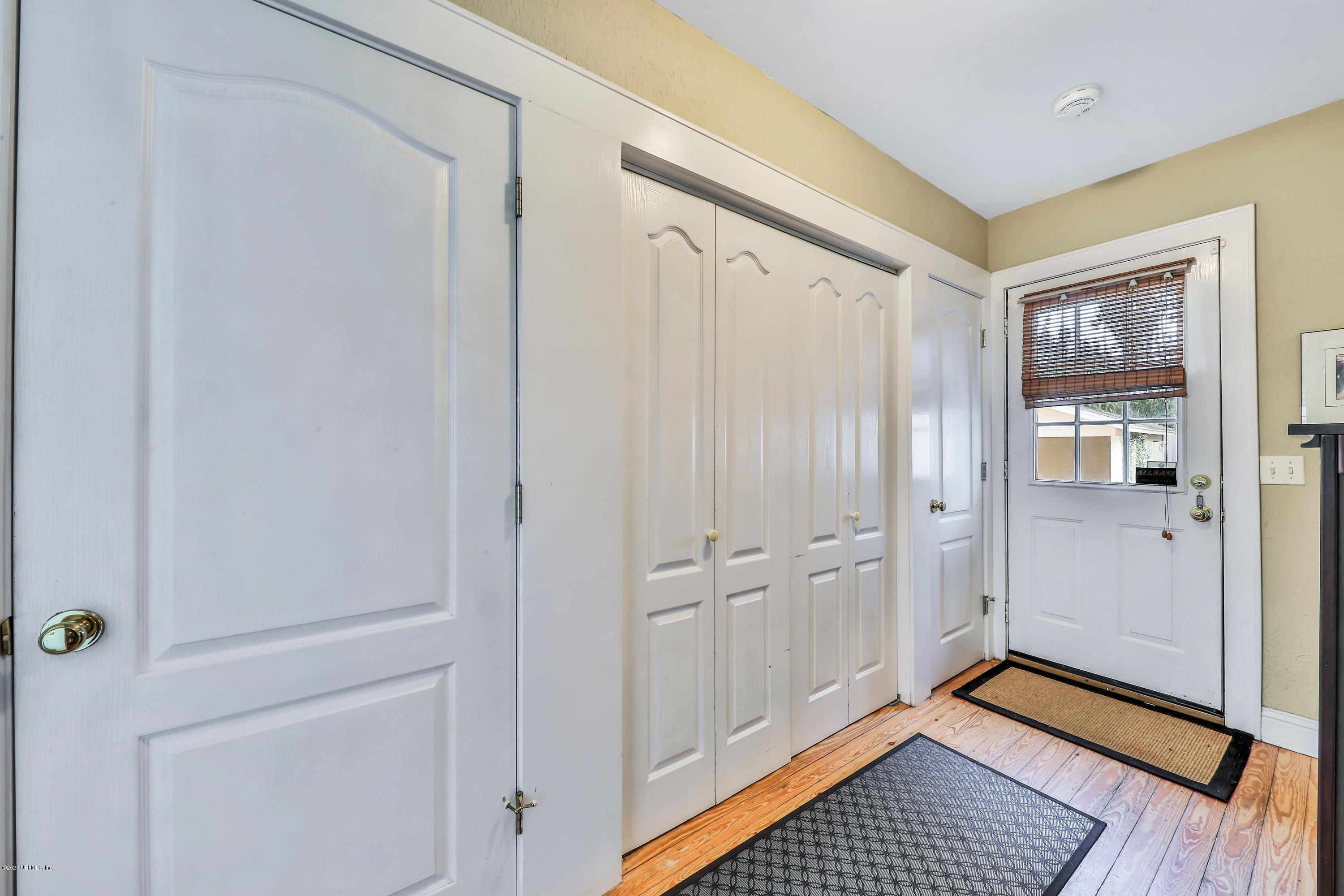 3895 Gadsden Road Jacksonville, FL 32207 - Photo 31 of 41 Laundry/Back Door