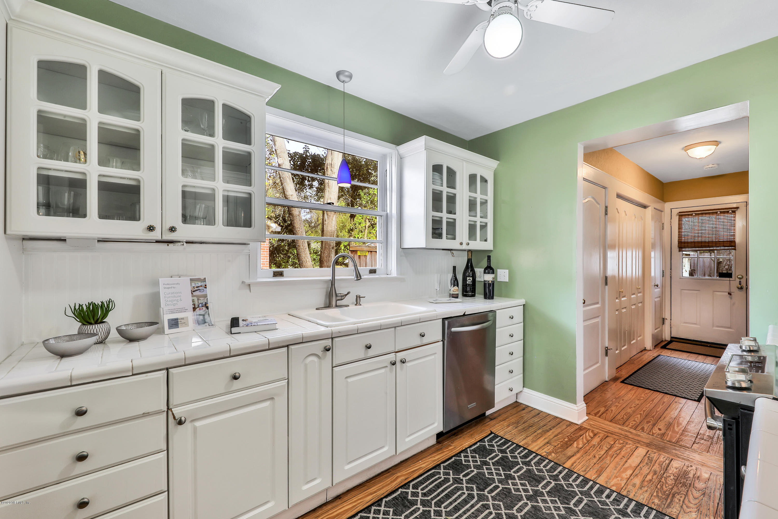 3895 Gadsden Road Jacksonville, FL 32207 - Photo 10 of 41 Kitchen