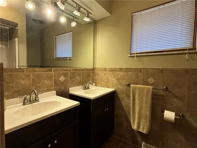 a view of a livingroom with fireplace