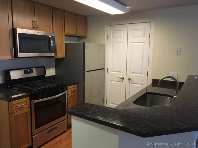 $2,757 | 499 Bedford Street, Unit 308, Stamford, CT 06901