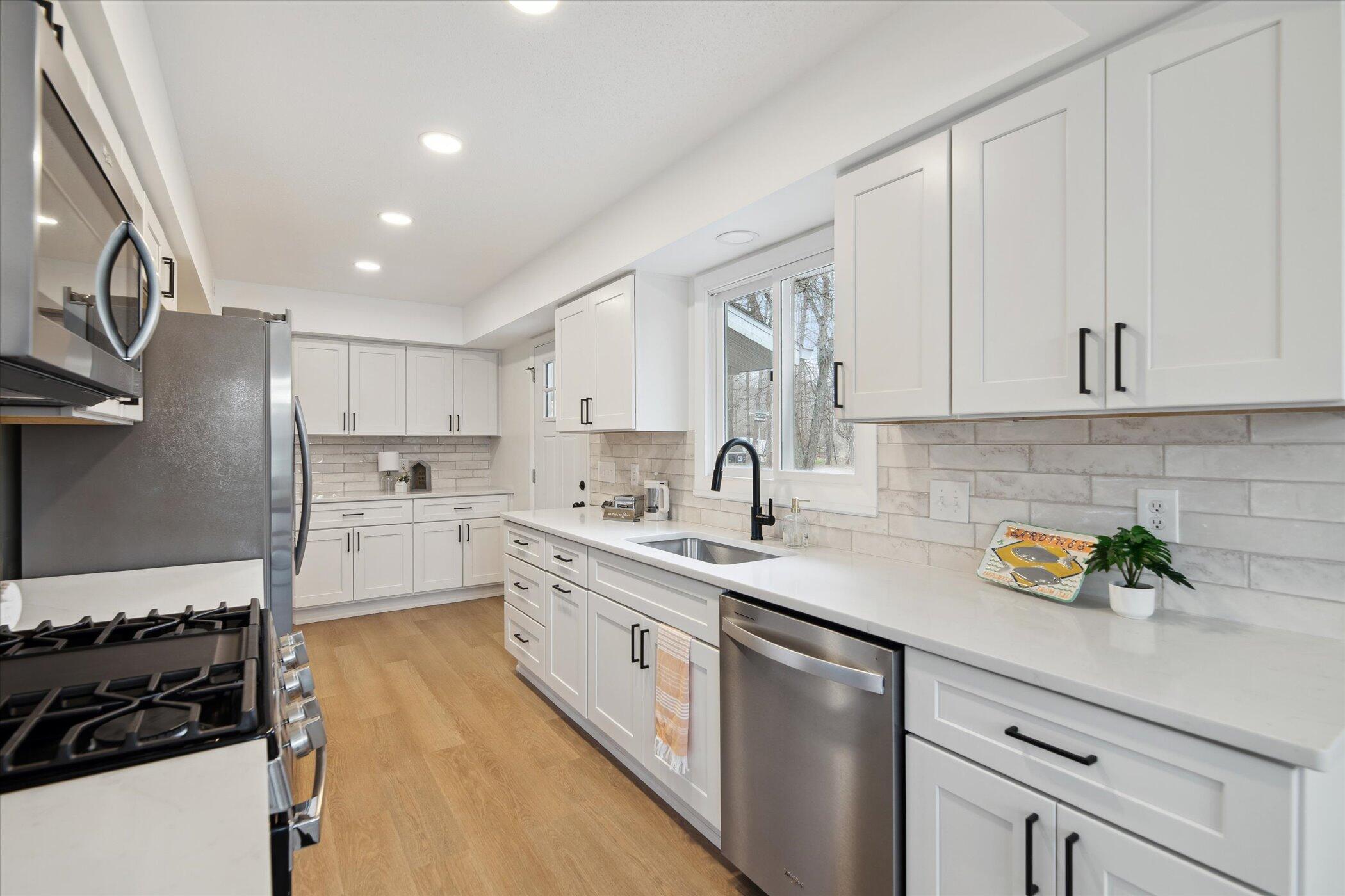 323 13th Street Plainwell, MI 49080 - Photo 14 of 47 LARGE Galley Kitchen