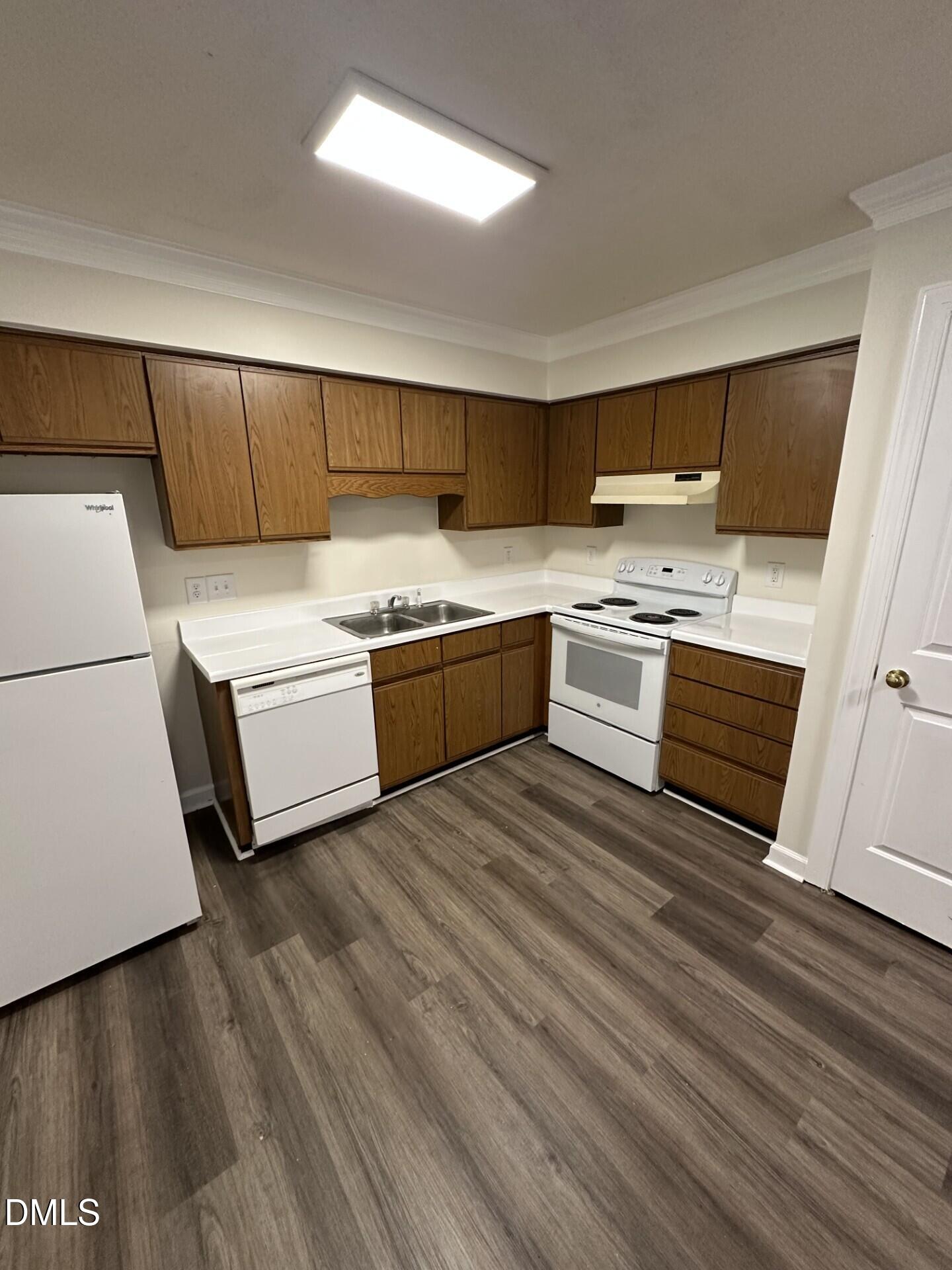 3502 Ivy Commons Drive, Unit 302 Raleigh, NC 27606 - Photo 3 of 8 3