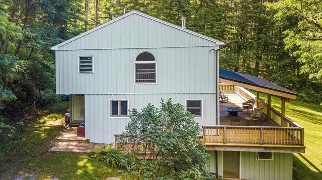 $349,000 | 509 Thompson Pond Road, Pownal, VT 05261