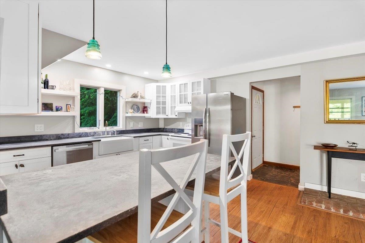 509 Thompson Pond Road Pownal, VT 05261 - Photo 10 of 41