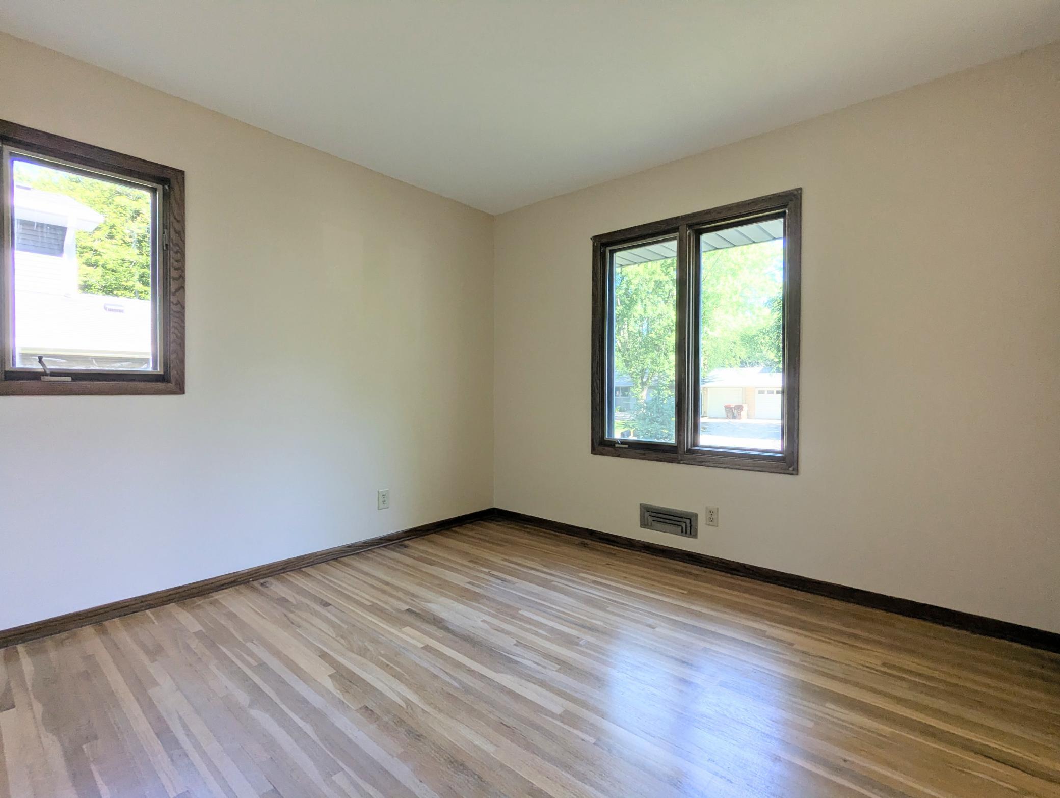 6065 Oakwood Road Woodbury, MN 55125 - Photo 12 of 22