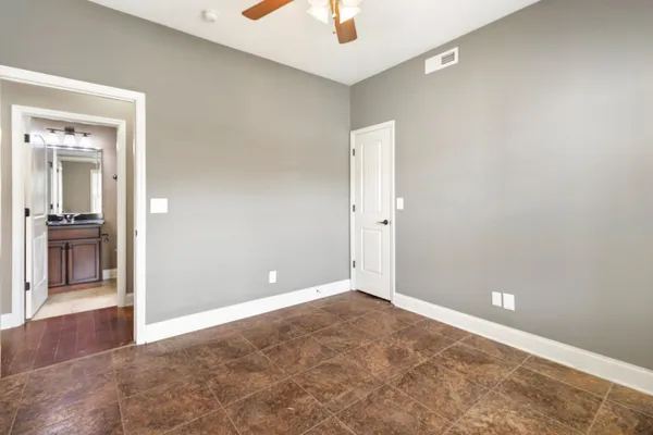 $599,900 | 2711 Waterhaven Drive, Unit 21, Chattanooga, TN 37406