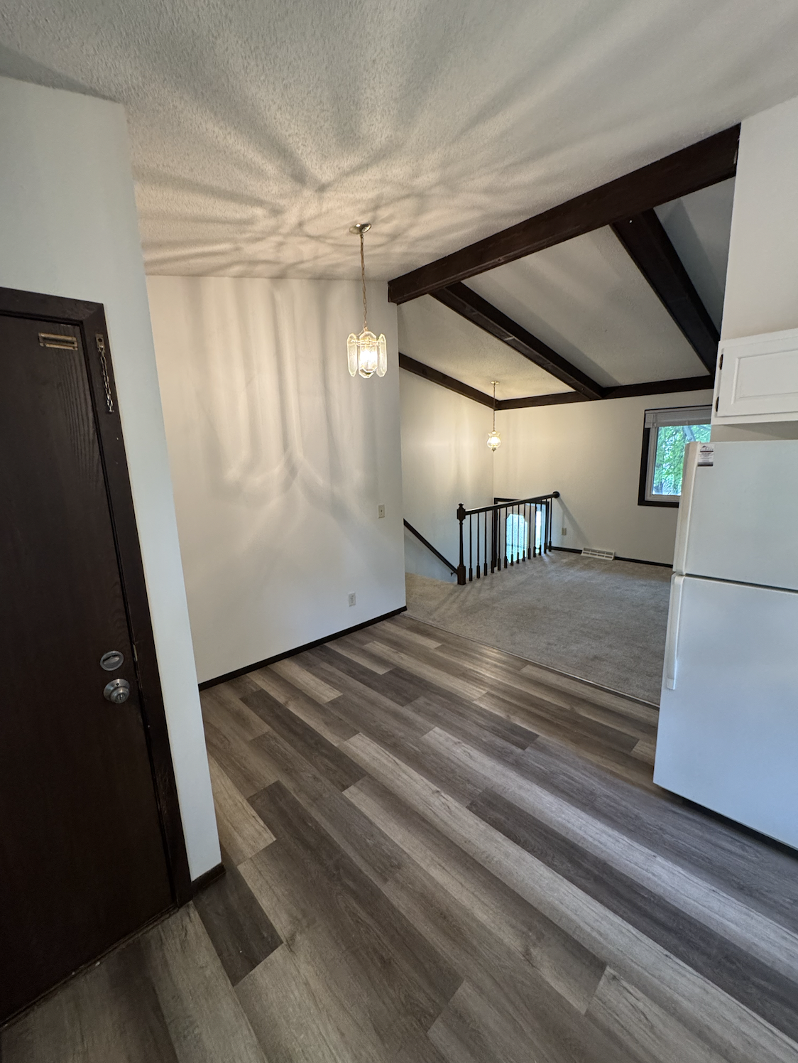 571 County Rd B East Maplewood, MN 55117 - Photo 2 of 11