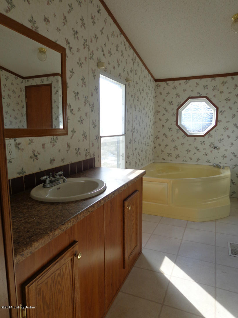422 Paul Harned Road Lebanon Junction, KY 40150 - Photo 10 of 18 PH MKT MASTER BATH