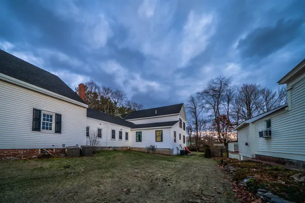 $475,000 | 50 C Linden Street, Exeter, NH 03833