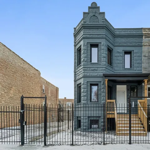 $489,900 | 818 South Karlov Avenue, Chicago, IL 60624