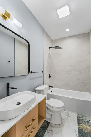 $489,900 | 818 South Karlov Avenue, Chicago, IL 60624