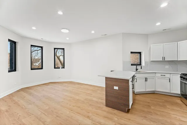 $489,900 | 818 South Karlov Avenue, Chicago, IL 60624