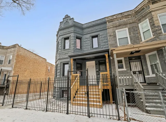 $489,900 | 818 South Karlov Avenue, Chicago, IL 60624