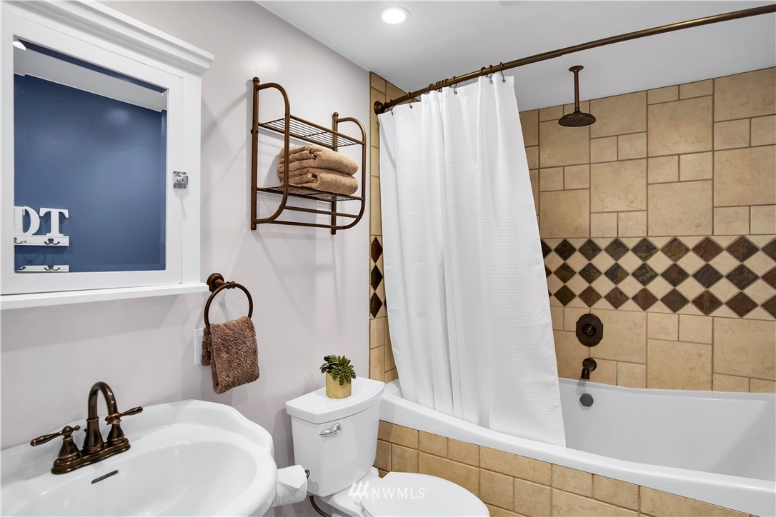 11655 160th Avenue Southeast Renton, WA 98059 - Photo 16 of 29 Gallery Image 16