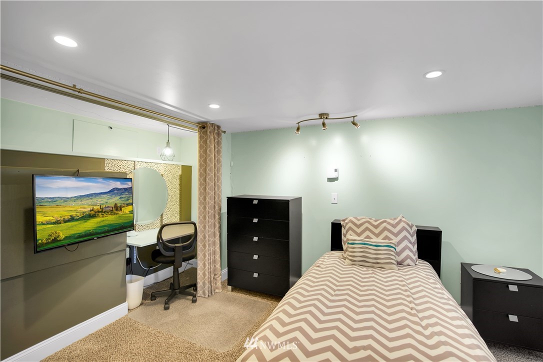 11655 160th Avenue Southeast Renton, WA 98059 - Photo 19 of 29 Gallery Image 19
