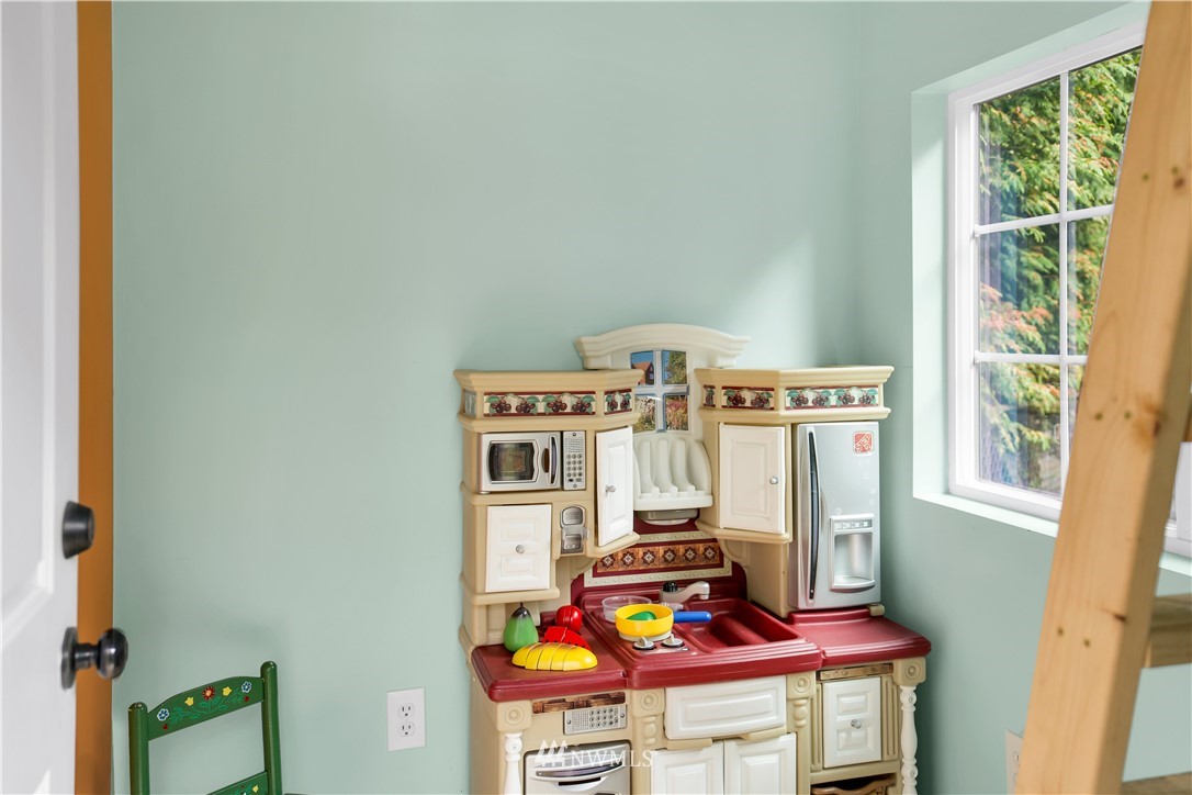 11655 160th Avenue Southeast Renton, WA 98059 - Photo 24 of 29 Gallery Image 24