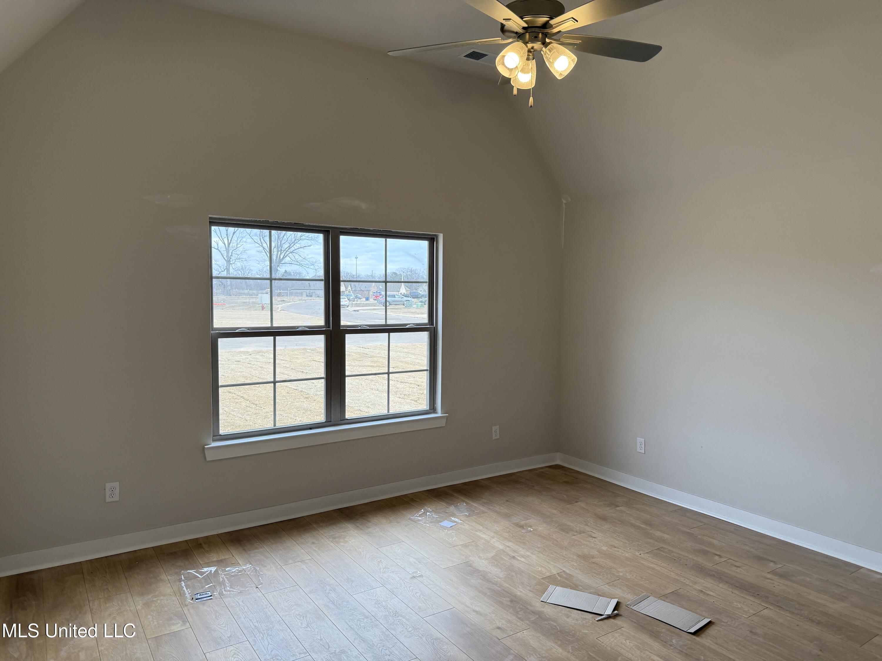 6587 Boxley Pointe, Unit POINTE Walls, MS 38680 - Photo 7 of 13 Primary Bedroom